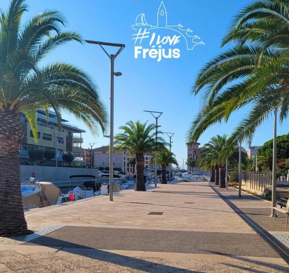 T2/T3 Duplex A Port Frejus Proche De La Mer Lägenhet Exteriör bild